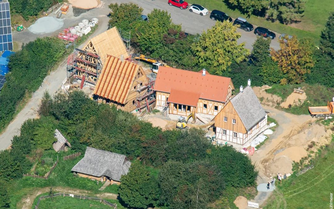 Naturdorf Bärnau: alte Bauweisen und Baumaterialien im Praxistest